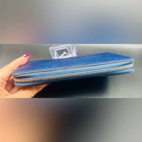 Louis Vuitton Zippy long wallet in blue Epi leather. With silver hardware. VGUC💙 - Picture 5 of 12